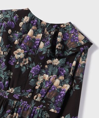 GRACE CONTINENTAL ボタニカルベリープリントワンピース ブラック