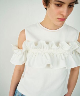 GRACE CONTINENTAL フリルリブカットトップ ホワイト