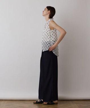 GRACE CONTINENTAL ドットオパールボウタイノースリーブ ホワイト