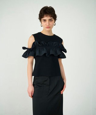 GRACE CONTINENTAL フリルリブカットトップ ブラック
