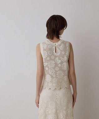 GRACE CONTINENTAL クロシュ刺繍トップ ホワイト