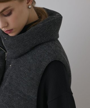 GRACE CONTINENTAL スタンドニットダウンベスト グレー