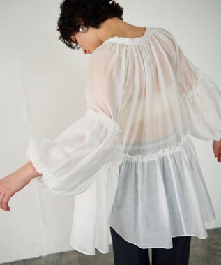 GRACE CONTINENTAL ギャザーカフタントップ キナリ