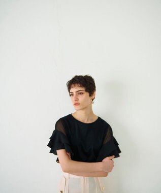 GRACE CONTINENTAL シアーフレアスリーブトップ ブラック