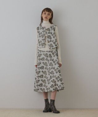 GRACE CONTINENTAL ラメフラワージャガードベスト キナリ