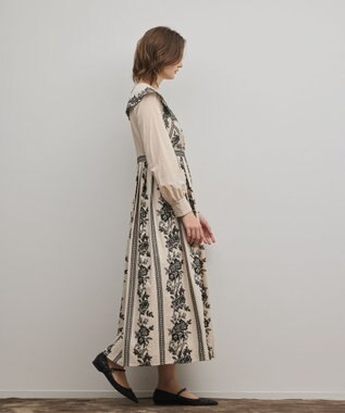 GRACE CONTINENTAL パターン刺繍ワンピース ベージュ