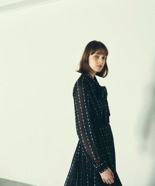 GRACE CONTINENTAL ドットストライププリントワンピース ブラック