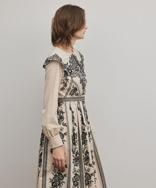 GRACE CONTINENTAL パターン刺繍ワンピース ベージュ