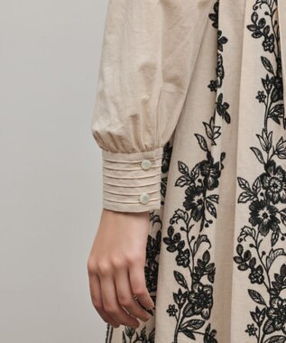 GRACE CONTINENTAL パターン刺繍ワンピース ベージュ