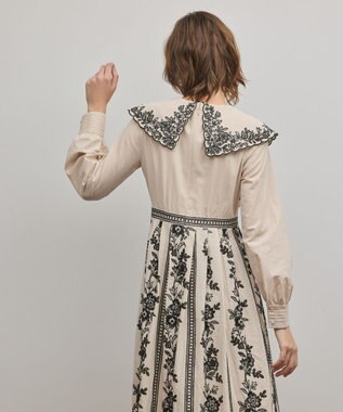 GRACE CONTINENTAL パターン刺繍ワンピース ベージュ