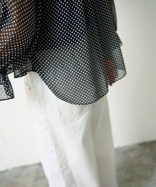 GRACE CONTINENTAL ドットラッフルブラウス ブラック