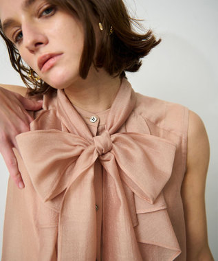 GRACE CONTINENTAL シアーボウタイノースリーブ ベージュ