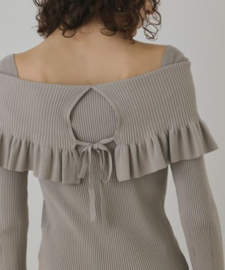 GRACE CONTINENTAL オフショルフリルニットトップ グレー