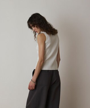 GRACE CONTINENTAL Uネックリブニットトップ ホワイト