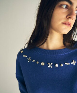 GRACE CONTINENTAL マルチビジューニットトップ ブルー