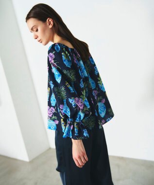 GRACE CONTINENTAL フラワーベースプリントトップ ネイビー