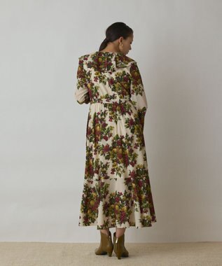 GRACE CONTINENTAL ボタニカルベリープリントワンピース ベージュ