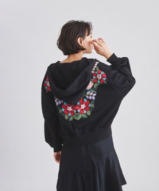 刺繍ショートパーカー / GRACE CONTINENTAL | GRACE CONTINENTAL