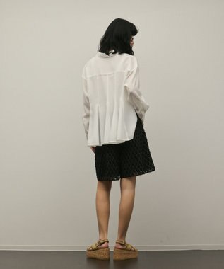 GRACE CONTINENTAL バックフレアシャツ ホワイト