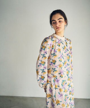 GRACE CONTINENTAL フラワー刺繍ショートトップ キナリ