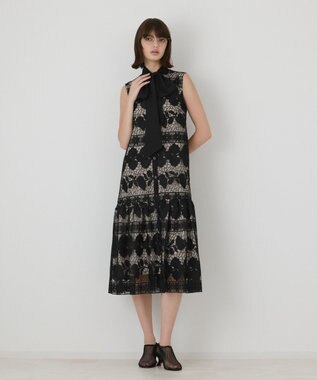 GRACE CONTINENTAL フラワーボーダー刺繍ワンピース