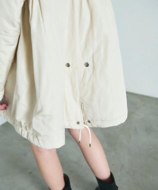 GRACE CONTINENTAL ボリュームハーフコート ホワイト