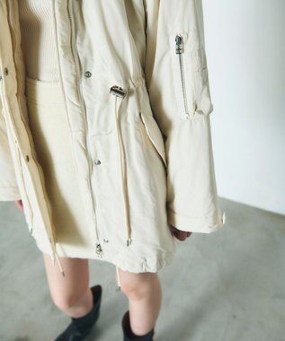 GRACE CONTINENTAL ボリュームハーフコート ホワイト