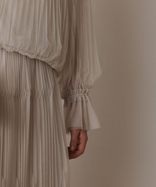 GRACE CONTINENTAL チュールプリーツトップ ベージュ
