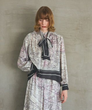 GRACE CONTINENTAL パリスカーフプリントブラウス ブラック