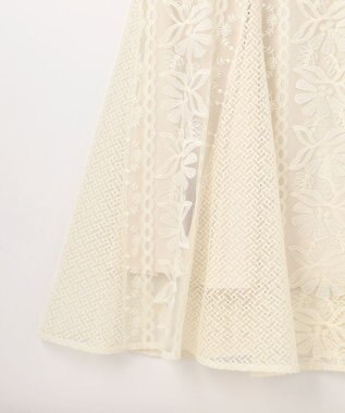 GRACE CONTINENTAL フレア刺繍スカート キナリ