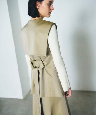 GRACE CONTINENTAL セーラーカラーサテンベスト ベージュ