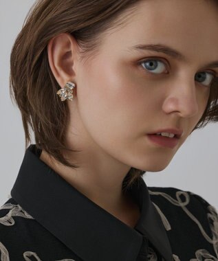 GRACE CONTINENTAL ビジューパールピアス ホワイト