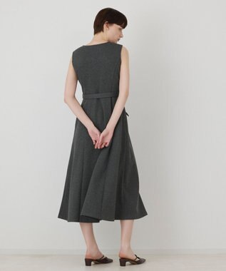 GRACE CONTINENTAL フレア切替カットワンピース チャコール