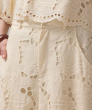 GRACE CONTINENTAL カットワークバギーパンツ キナリ