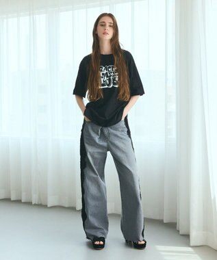 GRACE CONTINENTAL グラフィティプリントTシャツ ブラック