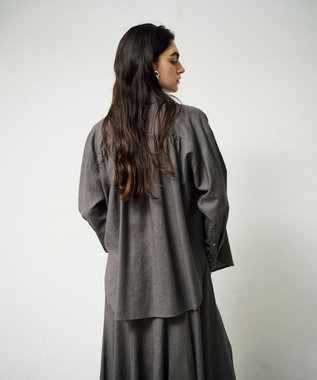 GRACE CONTINENTAL トリアセリネンオーバーシャツ チャコール