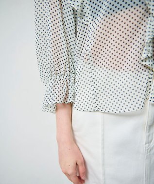 GRACE CONTINENTAL ドットラッフルブラウス ホワイト