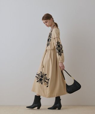 GRACE CONTINENTAL エンブロイダリーカフタンワンピース ベージュ
