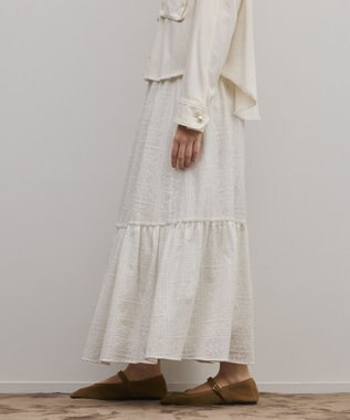 GRACE CONTINENTAL ティアードエンブロイダリースカート ホワイト