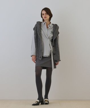 GRACE CONTINENTAL ラメニットベスト チャコール