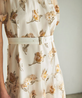 GRACE CONTINENTAL レトロフラワー刺繍ワンピース キナリ