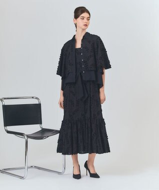 GRACE CONTINENTAL フラワーembケープブラウス ブラック