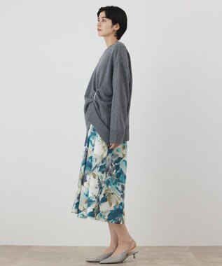 GRACE CONTINENTAL イレヘムブローチニットトップ グレー