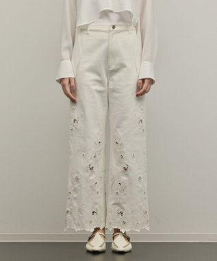 GRACE CONTINENTAL カットワークフレアパンツ ホワイト