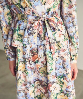 GRACE CONTINENTAL グラデフラワープリントトップ サックス