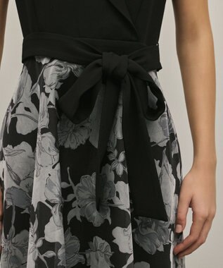 GRACE CONTINENTAL カシュクールフラワープリントワンピース ブラック