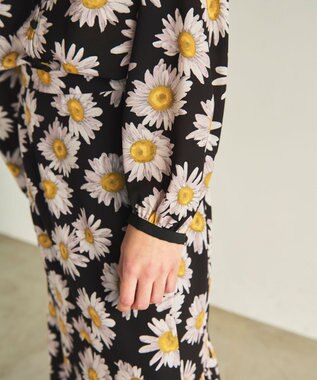 GRACE CONTINENTAL マーガレットフラワープリントブラウス ブラック