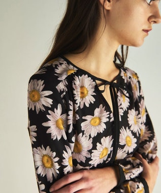 GRACE CONTINENTAL マーガレットフラワープリントブラウス ブラック