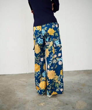 GRACE CONTINENTAL フラワープリントワークパンツ ネイビー