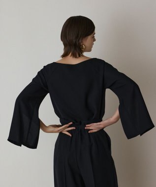 GRACE CONTINENTAL スリットスリーブトップ ネイビー